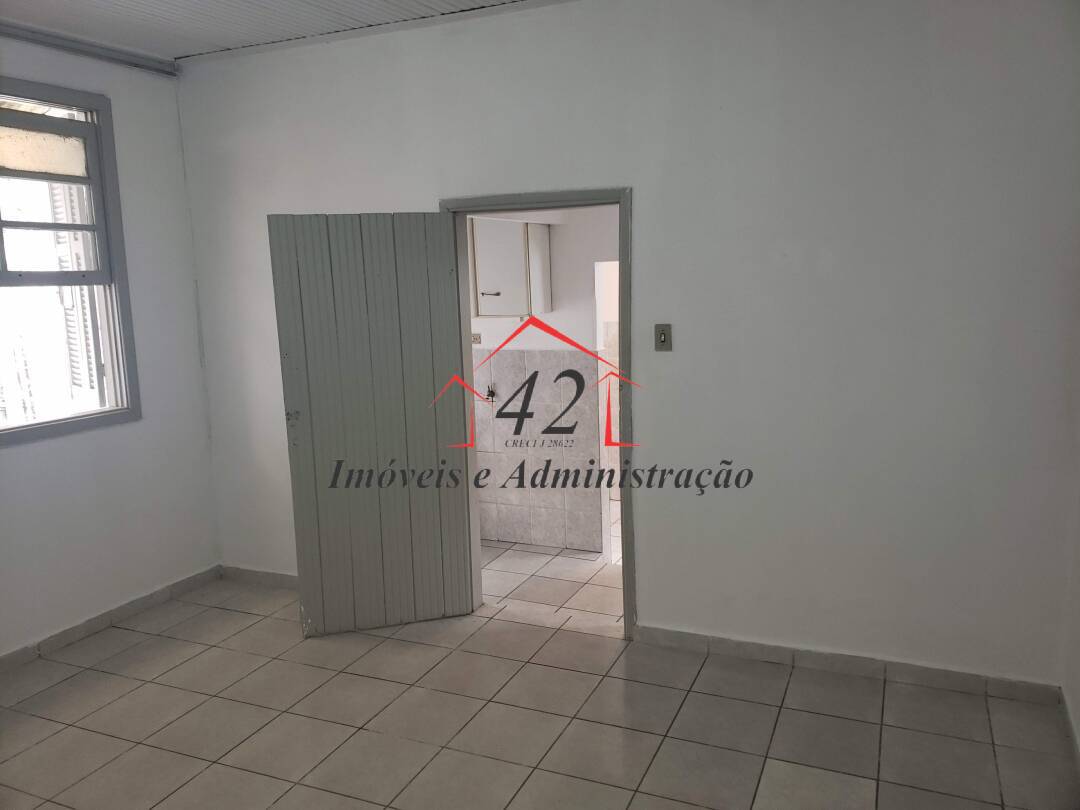 Casa para alugar com 2 quartos, 75m² - Foto 19