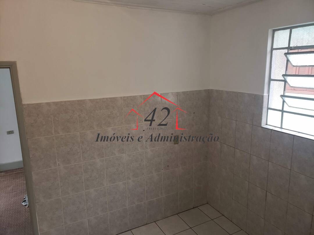 Casa para alugar com 2 quartos, 75m² - Foto 13