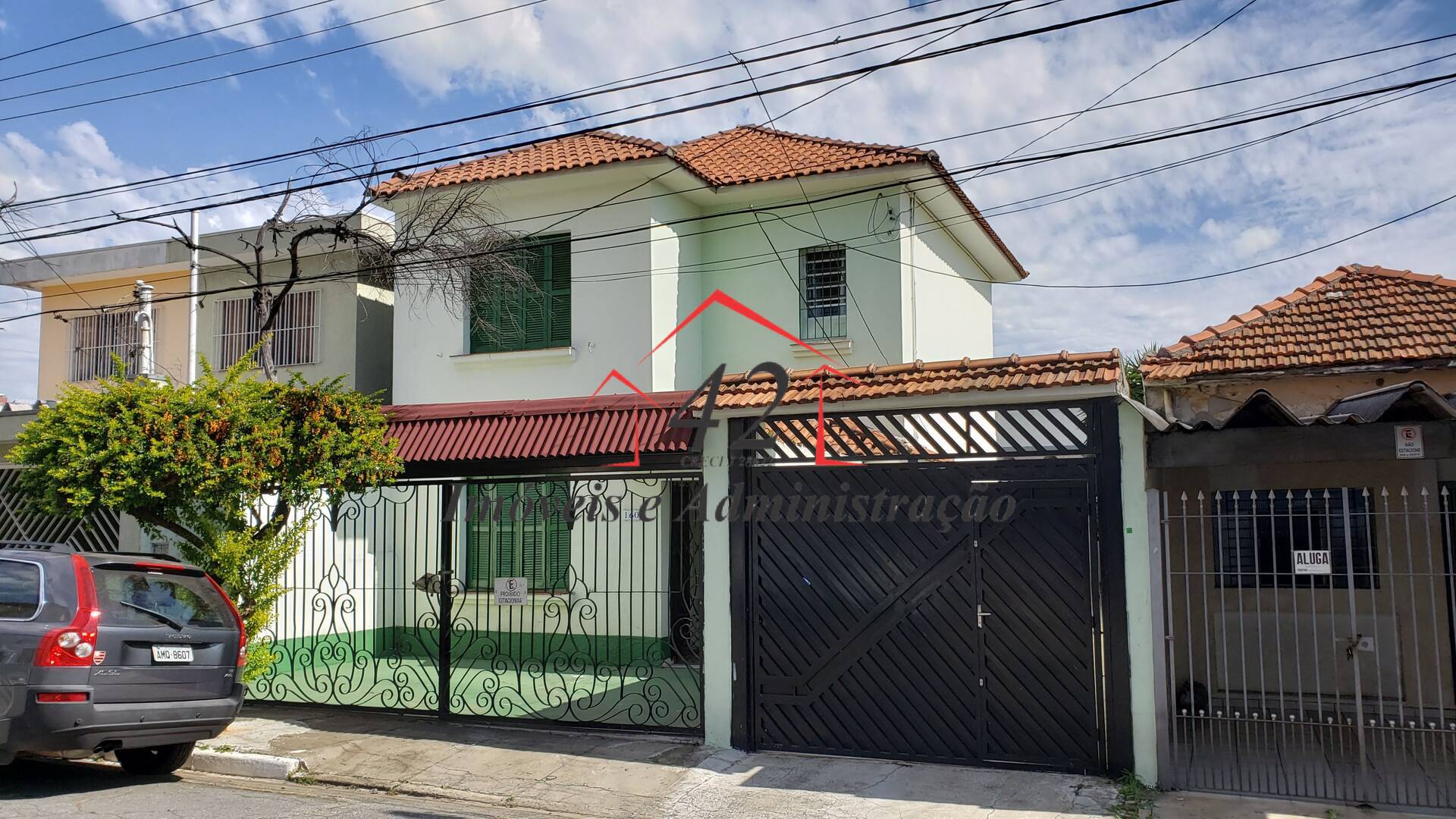 Sobrado à venda com 3 quartos, 240m² - Foto 1