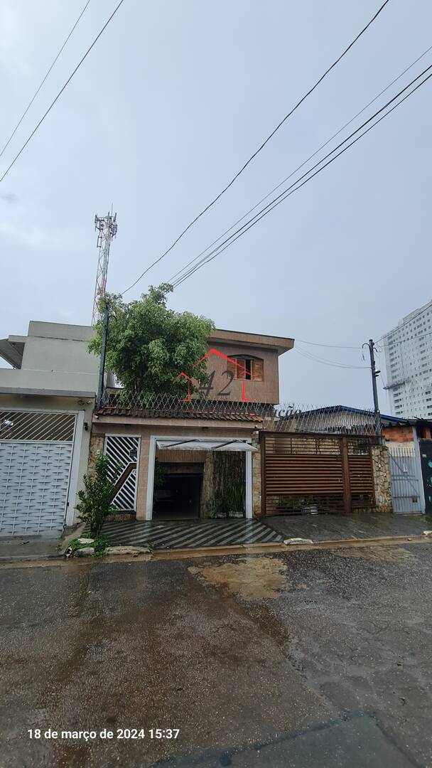 Sobrado à venda com 3 quartos, 324m² - Foto 2