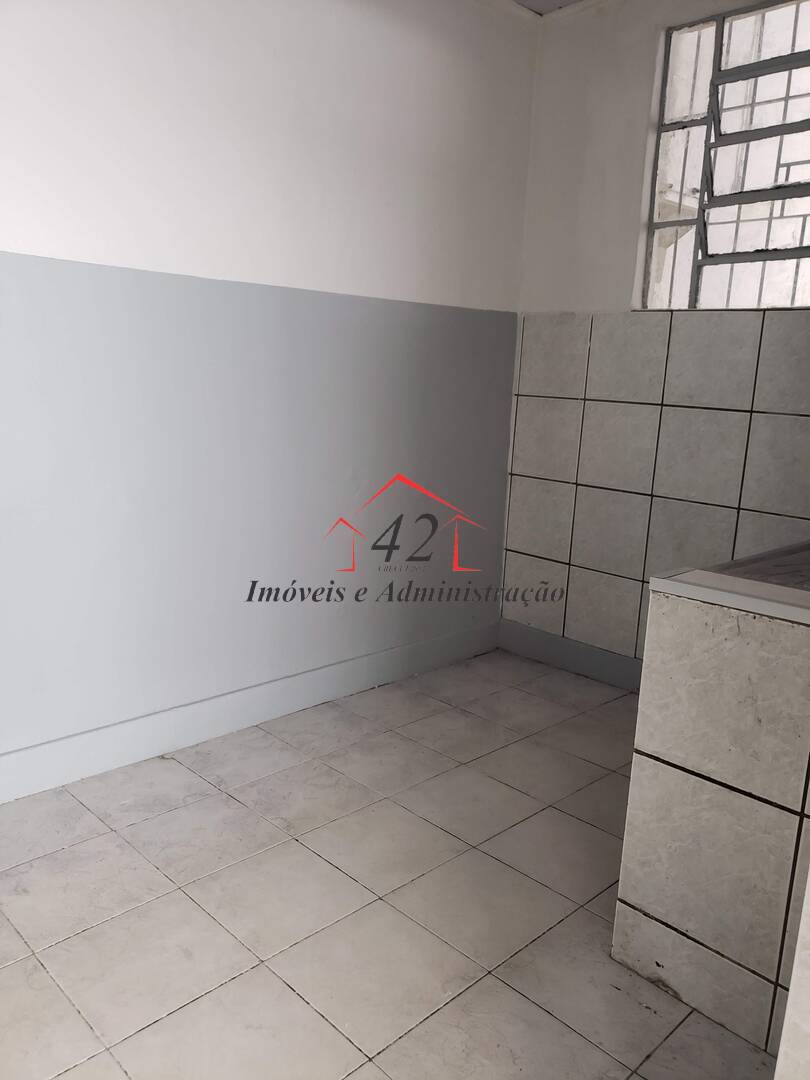 Casa para alugar com 1 quarto, 70m² - Foto 11