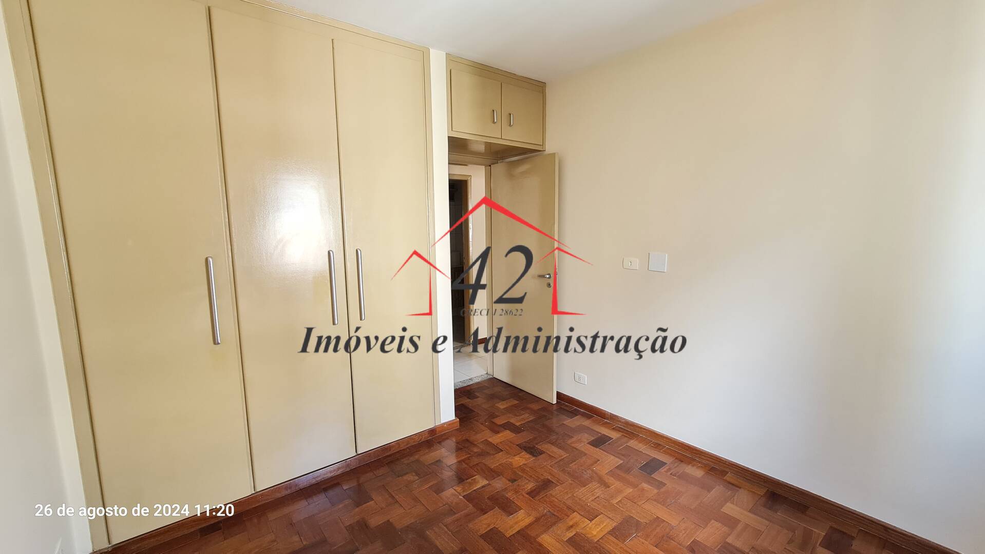 Apartamento para alugar com 3 quartos, 105m² - Foto 11