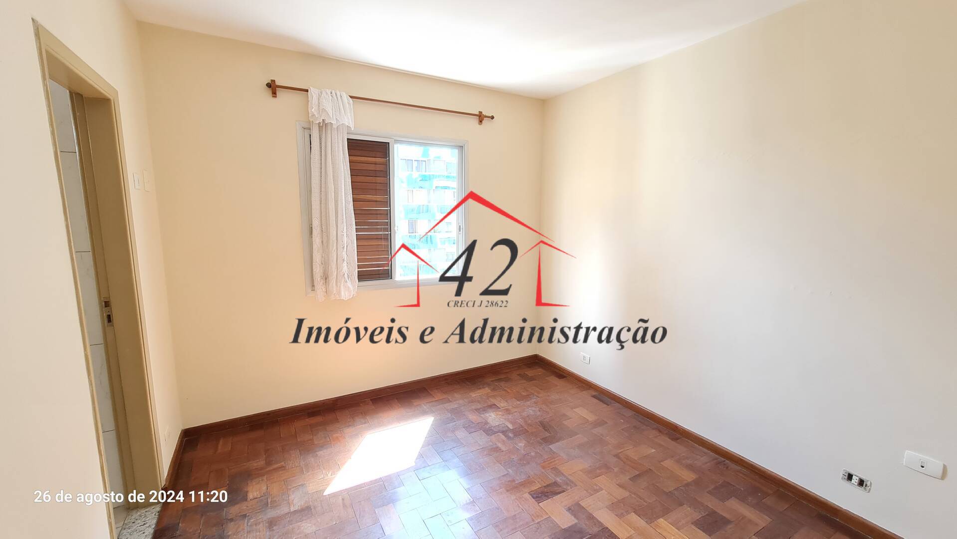 Apartamento para alugar com 3 quartos, 105m² - Foto 12