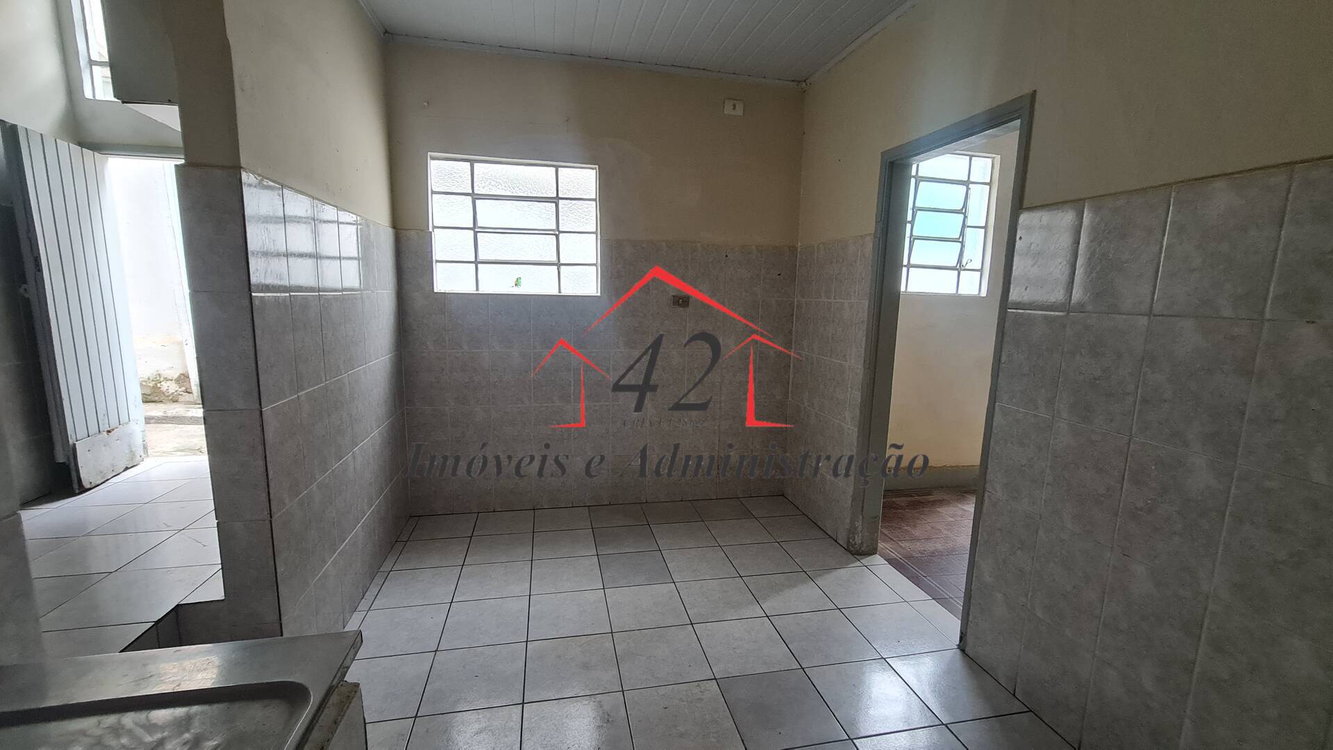 Casa para alugar com 2 quartos, 75m² - Foto 14